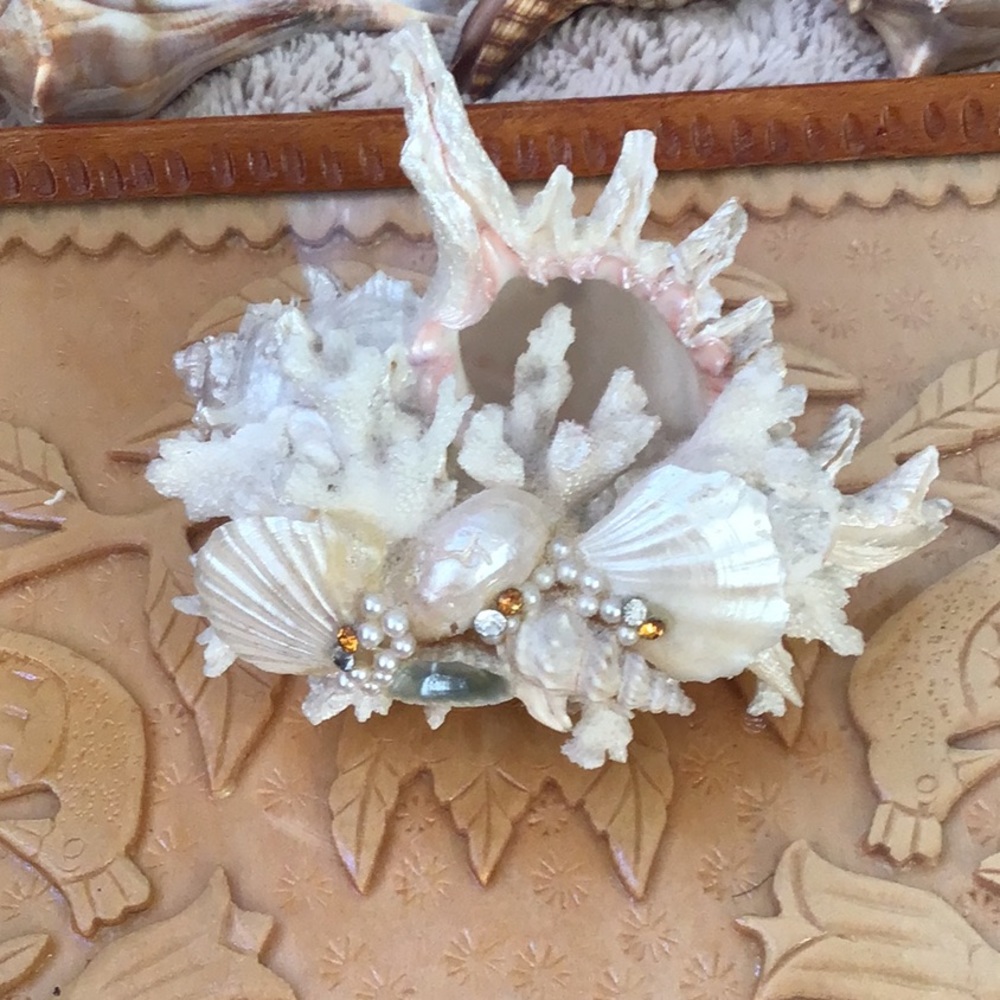 Vintage Embellished Seashell